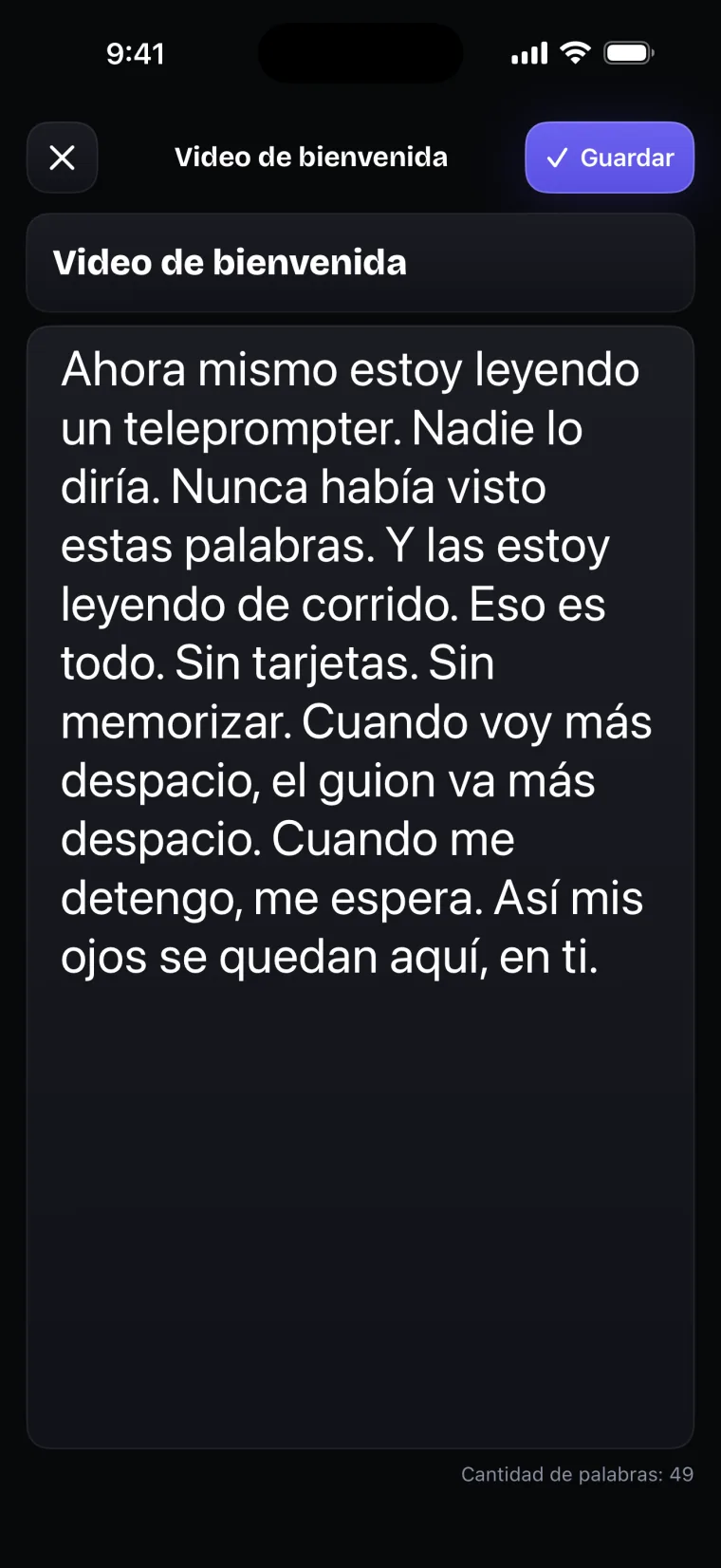 El editor de guion con la app en español: el título del proyecto, el guion completo, el botón Guardar arriba y la cantidad de palabras abajo.